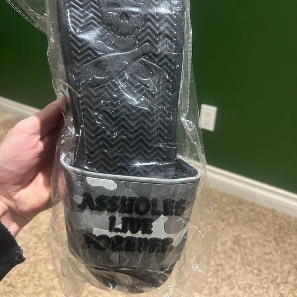 A**holes Live Forever Slides - New in packaging - Picture 2 of 3